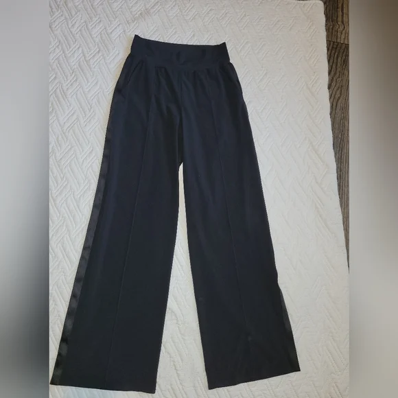Athleta Dark Blue Wide-Leg Pants Size 6 Used Like New - Picture 2 of 11